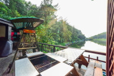 숲속의호수펜션