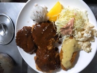 날으는돈까스와밥상