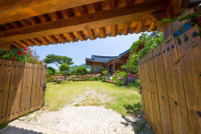 초롱이네한옥펜션