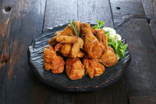 뭐꼬뭐꼬숯불두마리치킨&모락로제떡볶이 향남점