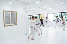 칼슨그레이시코리아 아산본관