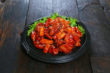 뭐꼬뭐꼬숯불두마리치킨&모락로제떡볶이 향남점