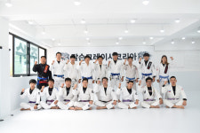 칼슨그레이시코리아 아산본관