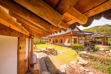 여유당한옥펜션