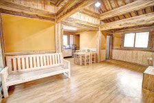 편백나무 한옥펜션 먼나머루