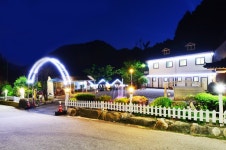 뒤뜰계곡예쁜집펜션