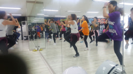 줌바 앤 피규어로빅스 피트니스