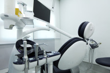 연세윤손치과의원