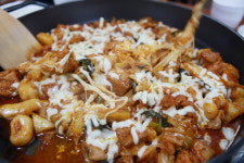 중화호반닭갈비막국수 길동점