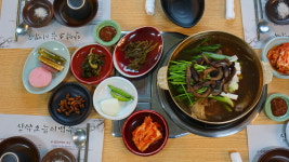 산약초능이백숙