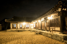 감찰댁사랑뜰