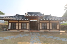 감찰댁사랑뜰