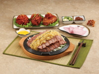 돈통마늘보쌈 파주적성점