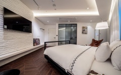 앨리스 넥스트 도어 호텔