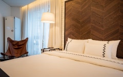 앨리스 넥스트 도어 호텔