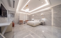 앨리스 넥스트 도어 호텔