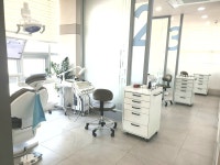 리조이스치과의원