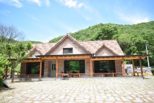 용현계곡 황토기와집 독채펜션