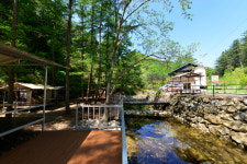 봉미산계곡예당펜션