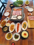 황돈돌미나리생삼겹