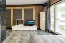 화이트하우스펜션