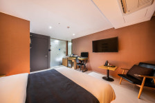 썸드라이브인호텔