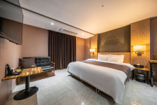 썸드라이브인호텔