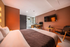 썸드라이브인호텔