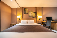 썸드라이브인호텔