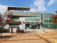 예산군립도서관