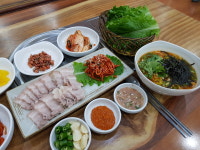 손칼국수보쌈