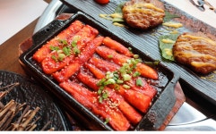 육간명가