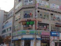 월수금통돼지 논현점