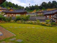 나무 향기 좋은 조용한 한옥 만화당