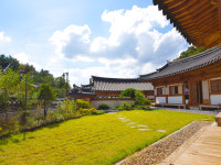 나무 향기 좋은 조용한 한옥 만화당