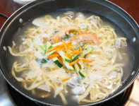 궁중해물칼국수