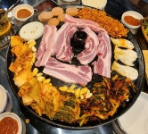 싹쓰리솥뚜껑김치삼겹살 방학점