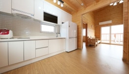 통나무 수영장 펜션