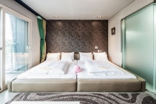 블랙랜드레이스 수영장&풀빌라펜션