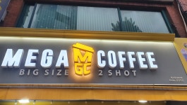 메가MGC커피 합정역점