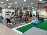 100세시대 재활치료전문 노인주간보호센터