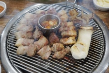 미정이네 꺼멍돗괴기