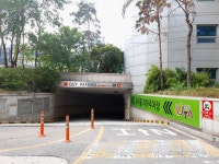 유타몰지하주차장입구
