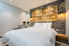 앨리스넥스트도어호텔