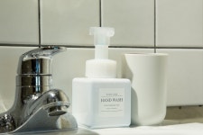 옐로우라이트하우스