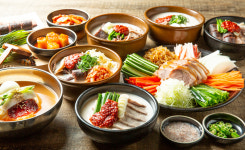 부산아지매국밥 뱅뱅사거리점