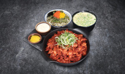 웅이네오돌뼈닭발도 수원정자점