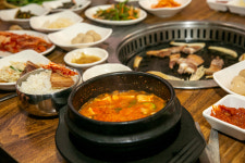 사랑굿숯불닭갈비와막국수 1호점