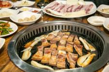사랑굿숯불닭갈비와막국수 1호점