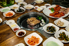 사랑굿숯불닭갈비와막국수 1호점